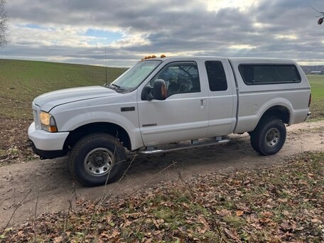 2003 Ford F-250, белый, 1650000 рублей, вид 3