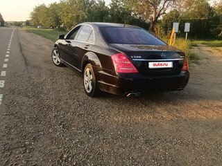 2010 Mercedes-Benz S-Класс 500 V (W221) Рестайлинг, чёрный, 1650000 рублей, вид 3