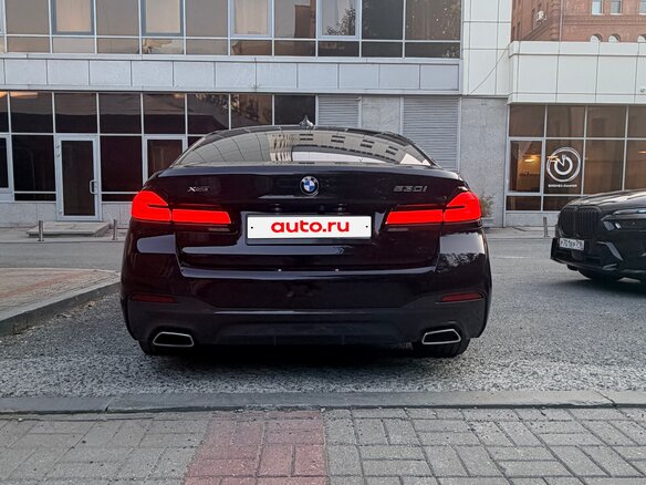 2022 BMW 5 серии 530i xDrive VII (G30/G31/G38) Рестайлинг, чёрный, 6390000 рублей - вид 5
