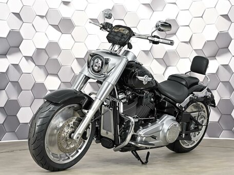 2017 Harley-Davidson Fat Boy, чёрный, 1729000 рублей, вид 2