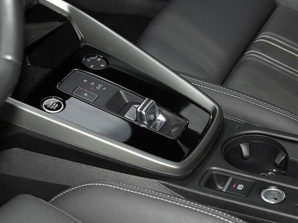 2023 Audi A3 35 TFSI IV (8Y), зелёный, 2139600 рублей - вид 12