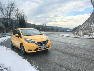 2019 Nissan Note II Рестайлинг, жёлтый, 990000 рублей, вид 3