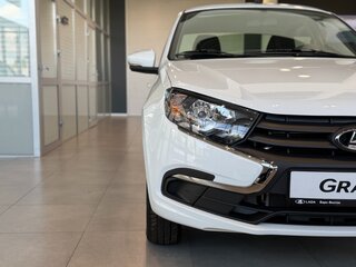 2026 Lada (ВАЗ) Granta I Рестайлинг, белый, 1101000 рублей, вид 3