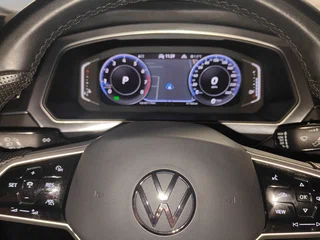 2022 Volkswagen Tiguan Allspace II Рестайлинг, чёрный, 3650000 рублей, вид 5