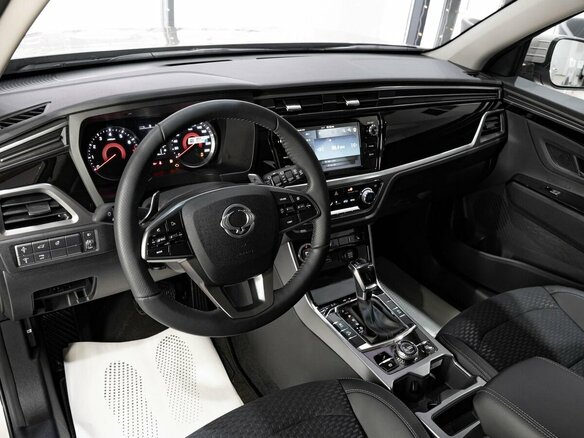 2025 KGM Korando, бежевый, 4005000 рублей - вид 8