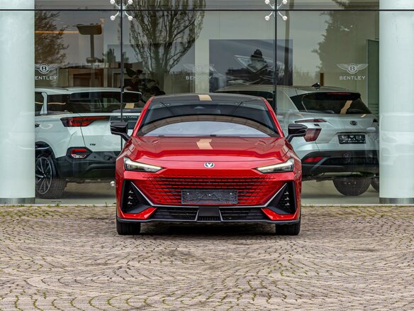 2023 Changan UNI-V I, красный - вид 1