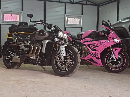 2020 Triumph Rocket III, серый, 2250000 рублей, вид 4