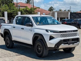 2026 Toyota Hilux IX, белый, 4741000 рублей, вид 2