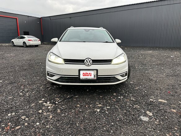 2017 Volkswagen Golf VII Рестайлинг, белый, 1400000 рублей - вид 1