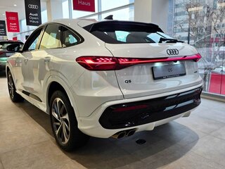 2026 Audi Q5 Sportback TDI quattro S tronic II (GU), белый, 9900000 рублей, вид 2