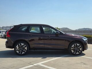 2026 Volvo XC60 II Рестайлинг 2, пурпурный, 7699750 рублей, вид 3