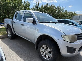 2010 Mitsubishi L200 IV, серебристый, 1300000 рублей, вид 1