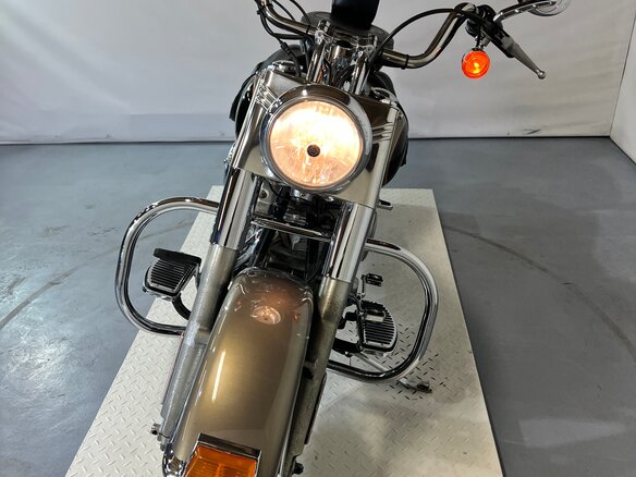 2006 Harley-Davidson Fat Boy, бежевый, 580000 рублей - вид 2