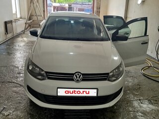 2014 Volkswagen Polo V, белый, 620000 рублей, вид 2