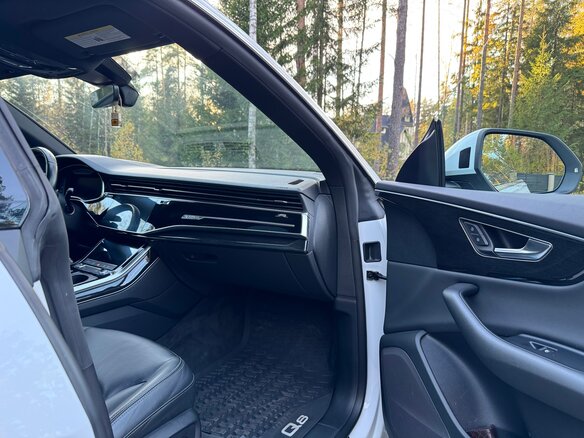 2018 Audi Q8 55 TFSI I (4M), белый, 4950000 рублей - вид 17
