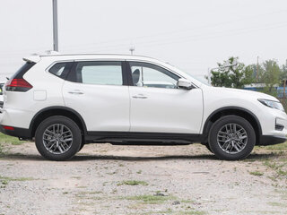 2025 Nissan X-Trail III Рестайлинг 2, белый, 2450000 рублей, вид 4
