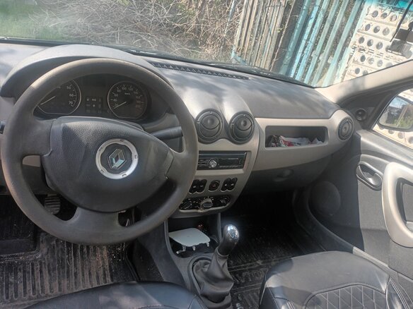 2010 Renault Logan I Рестайлинг, белый, 350000 рублей - вид 5