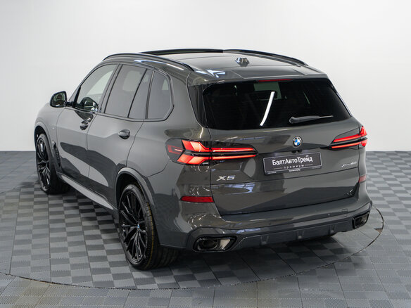 2025 BMW X5 40i IV (G05/G18) Рестайлинг, серый - вид 35