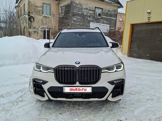 2021 BMW X7 40i I (G07), белый, 8000000 рублей, вид 3