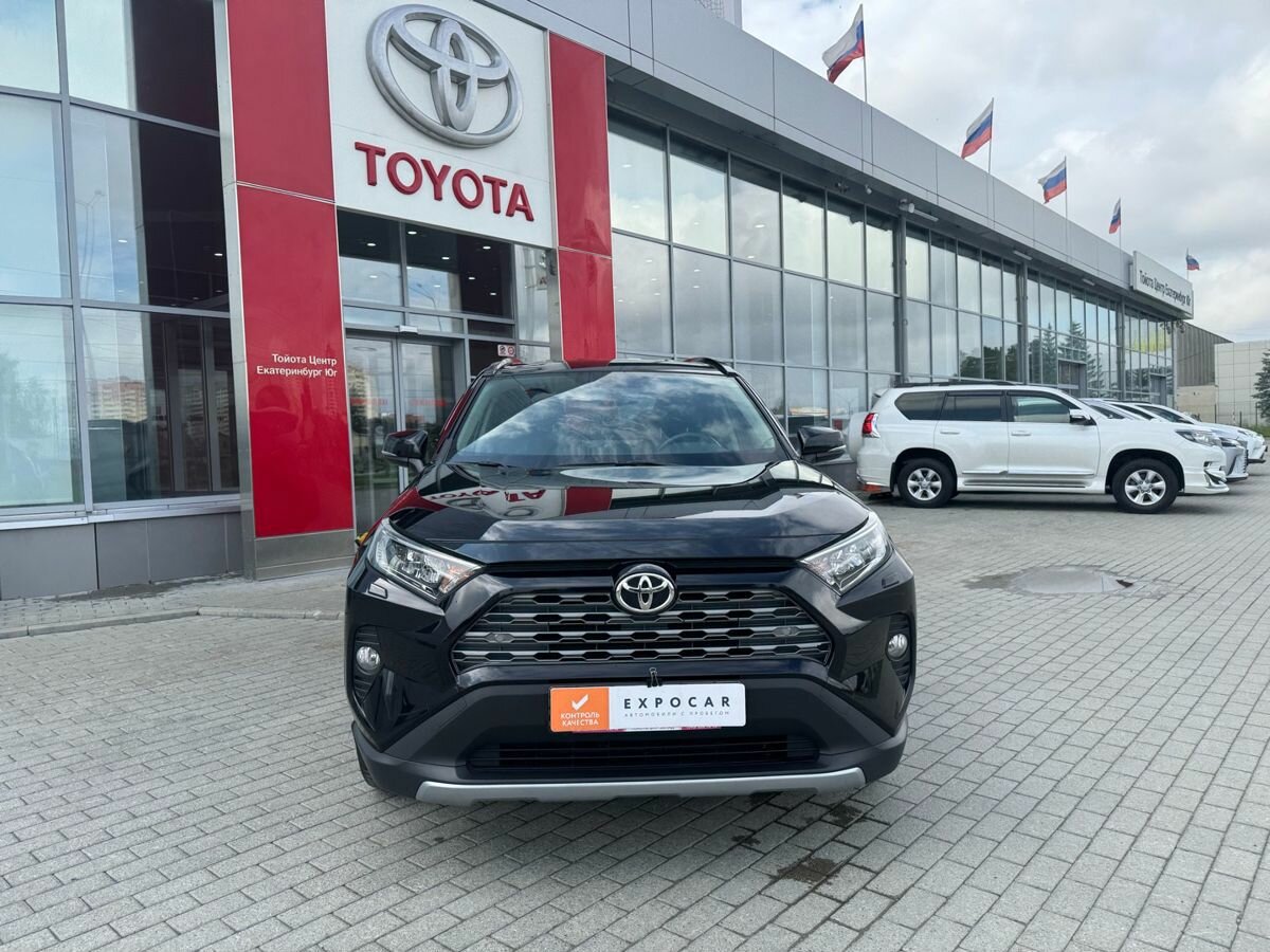 Открыть фотографии: Toyota RAV4 V (XA50)