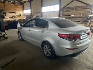 2016 Kia Rio III Рестайлинг, серебристый, 1250000 рублей, вид 3