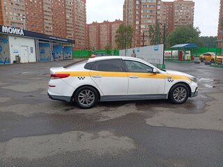 2018 Kia Optima IV Рестайлинг, белый, 850000 рублей, вид 2