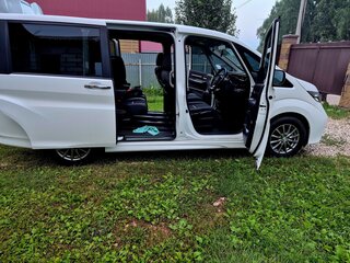 2015 Honda Stepwgn V, белый, 2200000 рублей, вид 4