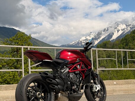 2017 MV Agusta Brutale 800, серый, 790000 рублей, вид 4