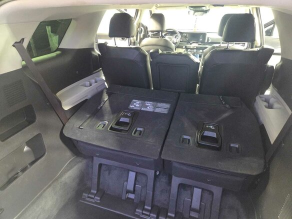 2021 Kia Carnival IV, серый, 3600000 рублей - вид 12