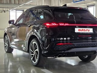2025 Audi Q5 40 TDI III (GU), чёрный, 7500548 рублей, вид 3