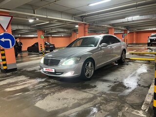 2005 Mercedes-Benz S-Класс 550 Long V (W221), серебристый, 750000 рублей, вид 2