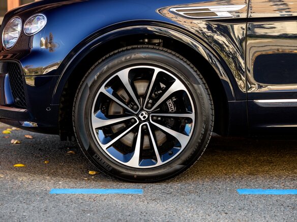 2025 Bentley Bentayga I Рестайлинг, синий, 42700000 рублей - вид 14