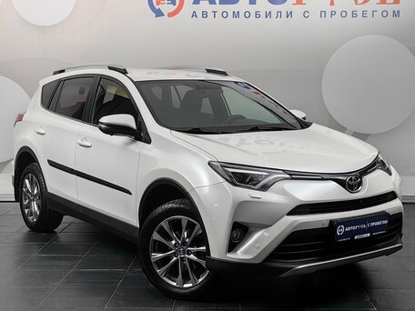 2017 Toyota RAV4 IV (XA40) Рестайлинг, белый, 2818000 рублей, вид 1