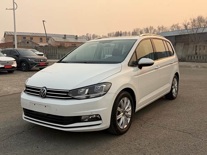 Открыть фотографии: Volkswagen Touran II