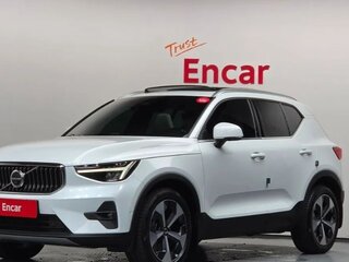 2023 Volvo XC40 I Рестайлинг, белый, 4563903 рублей, вид 1
