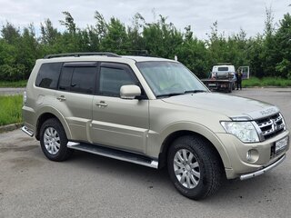 2012 Mitsubishi Pajero IV Рестайлинг 1, бежевый, 2450000 рублей, вид 2