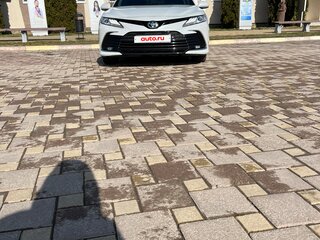 2021 Toyota Camry VIII (XV70) Рестайлинг, белый, 3850000 рублей, вид 2