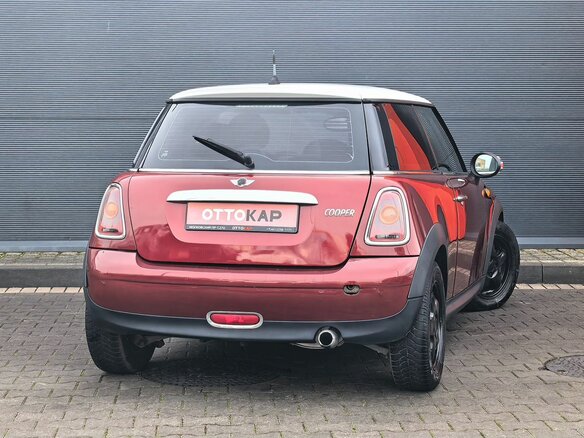 2008 Mini Hatch Cooper II (R56), красный, 749000 рублей - вид 3
