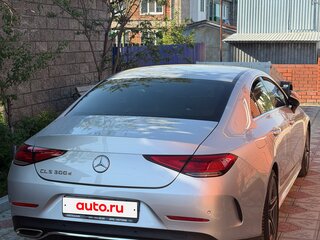 2020 Mercedes-Benz CLS 300 d III (C257), серебристый, 4999999 рублей, вид 2