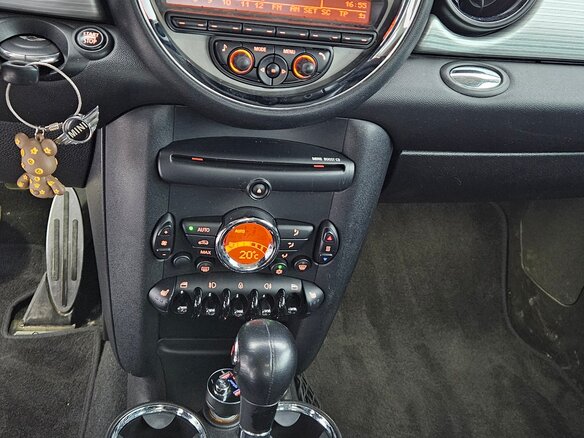 2011 Mini Hatch Cooper S II (R56) Рестайлинг, голубой, 1100000 рублей - вид 12