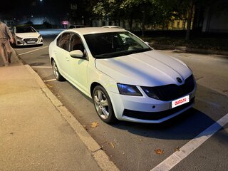 2017 Skoda Octavia III (A7) Рестайлинг, белый, 800000 рублей, вид 3
