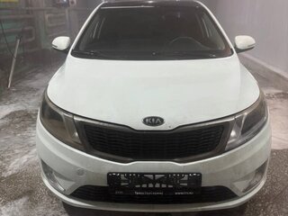 2011 Kia Rio 4-speed III, белый, 460000 рублей, вид 5