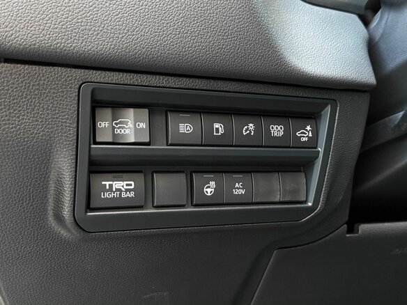 2025 Toyota Sequoia III, белый, 14990000 рублей - вид 19