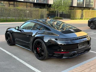 2022 Porsche 911 Carrera 4 GTS VIII (992), чёрный, 16500000 рублей, вид 3