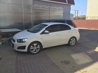 2014 Chevrolet Aveo II, белый, 1000000 рублей, вид 2