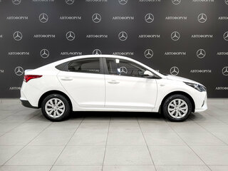 2022 Hyundai Solaris II Рестайлинг, белый, 1640000 рублей, вид 4