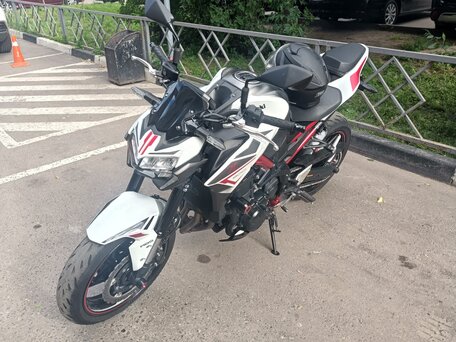 2022 Kawasaki Z 900, белый, 1000000 рублей, вид 3