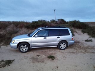 2001 Subaru Forester I Рестайлинг, серебристый, 550000 рублей, вид 3