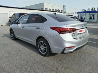 2017 Hyundai Solaris II, серебристый, 1095000 рублей, вид 2