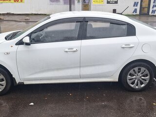 2019 Kia Rio IV, белый, 700000 рублей, вид 4